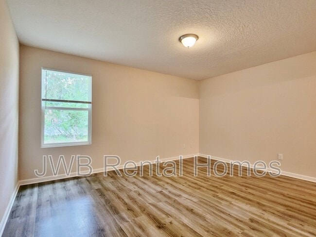 Building Photo - 8240 Free Ave