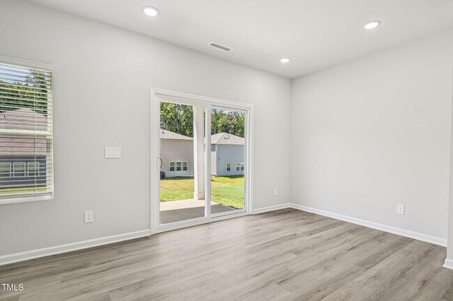 Building Photo - 721 Deschutes Dr