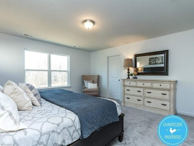 Building Photo - 1313 Achonechy Trl