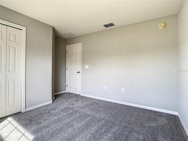 Building Photo - 4466 Hummingbird Ln