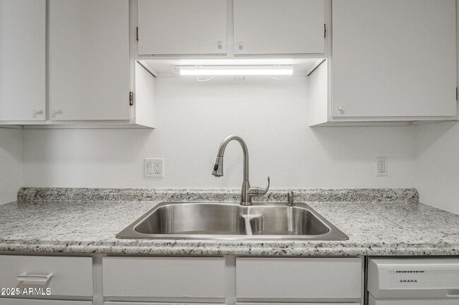 Building Photo - 4346 N 19th Dr