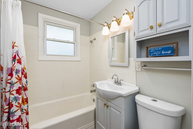 Building Photo - 146 Mohawk Dr