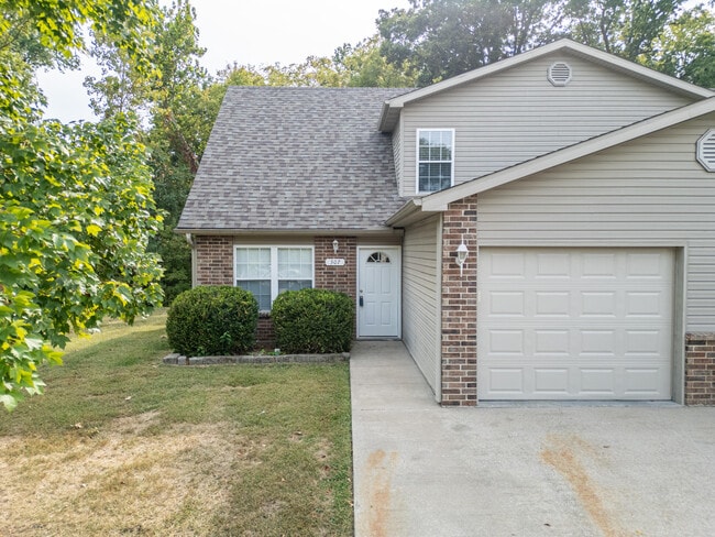 Primary Photo - 307 Burnside Dr