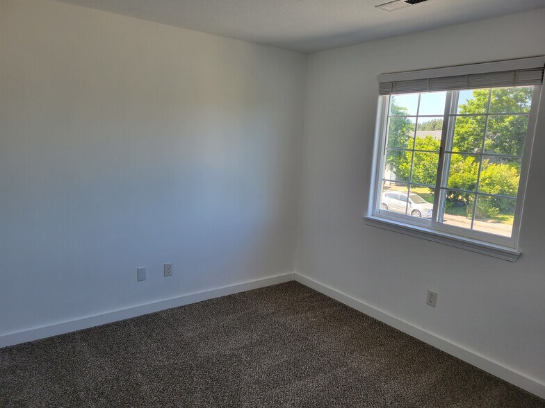 Bedroom 2 - 15503 NE 83RD ST