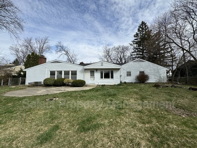 Building Photo - 5437 Covington Rd