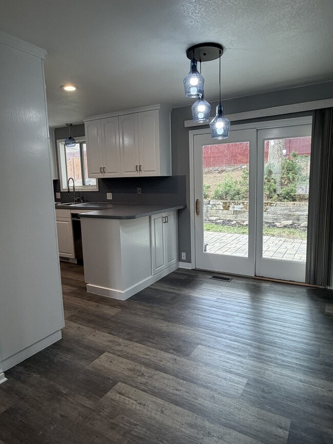 Building Photo - 3212 Hollyhock Hill