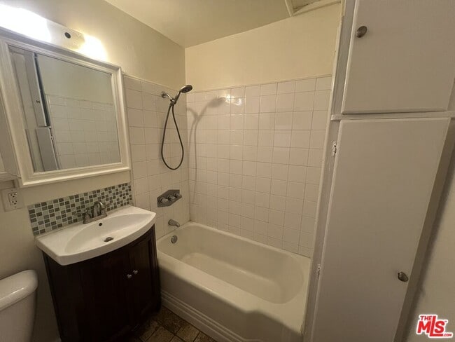 Building Photo - 2019 Cypress Ave.