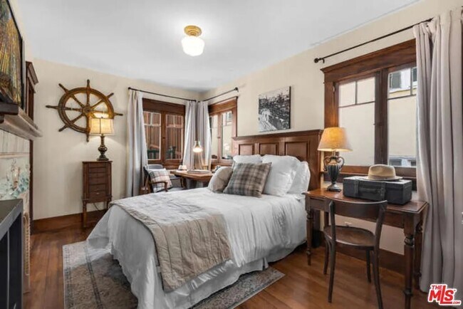 Building Photo - 850 Laveta Ter