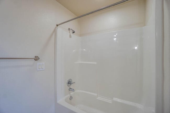 Building Photo - BEAUTIFUL VIEWS of MT. HOOD