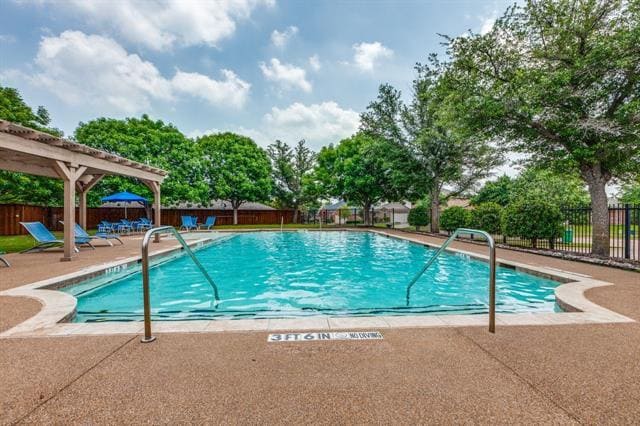 Building Photo - 15858 Durango Dr