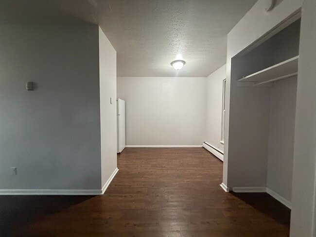 Building Photo - 421 Poplar Level Ct