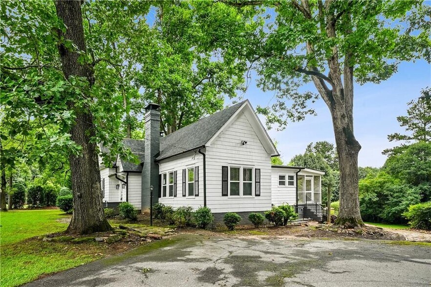 Building Photo - 5383 Tilly Mill Rd