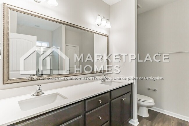 Building Photo - 213 Sessile Oak Dr