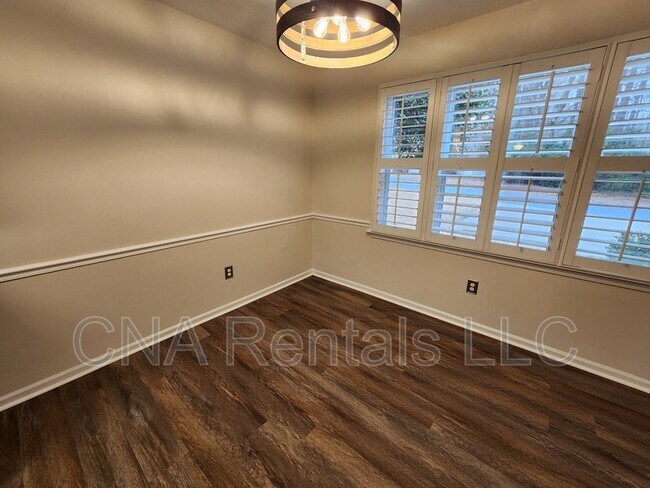 Building Photo - 2823 New S Dr