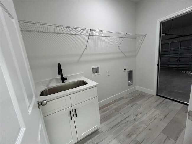 Building Photo - 2097 W Hampshire Blvd