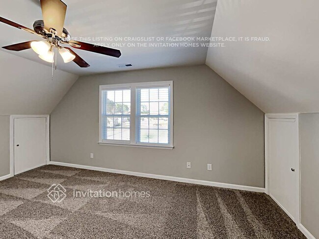 Building Photo - 402 Zircon Ln