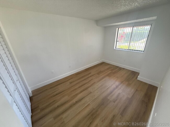 Building Photo - 5200 NW 31st Ave