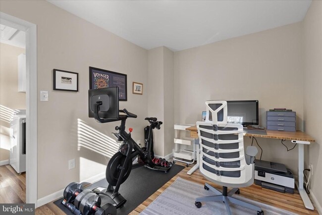 Building Photo - 10808 Hobson St