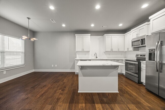 Building Photo - 2055 S Florida Way