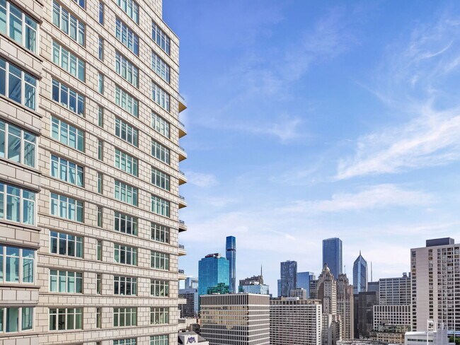 Building Photo - 118 E Erie St