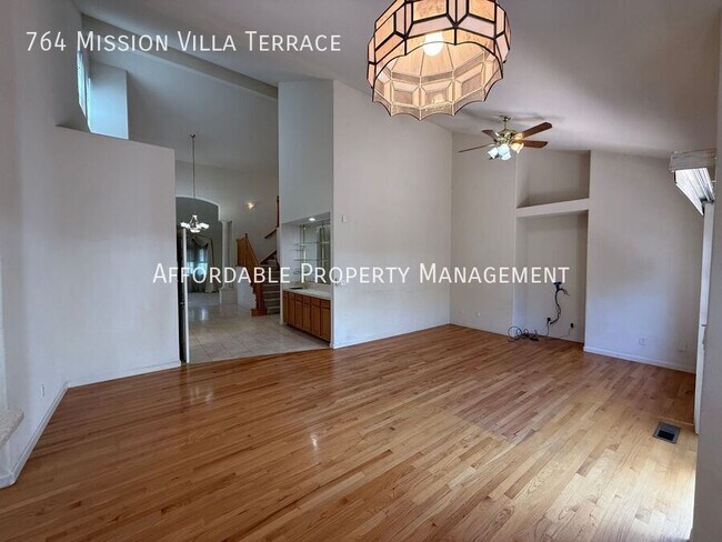 Building Photo - 764 Mission Villa Terrace