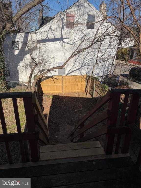 Building Photo - 205 Jones Ave