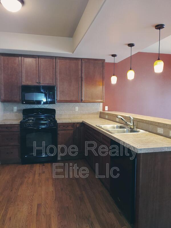 Building Photo - 1555 Promontory Bluff View