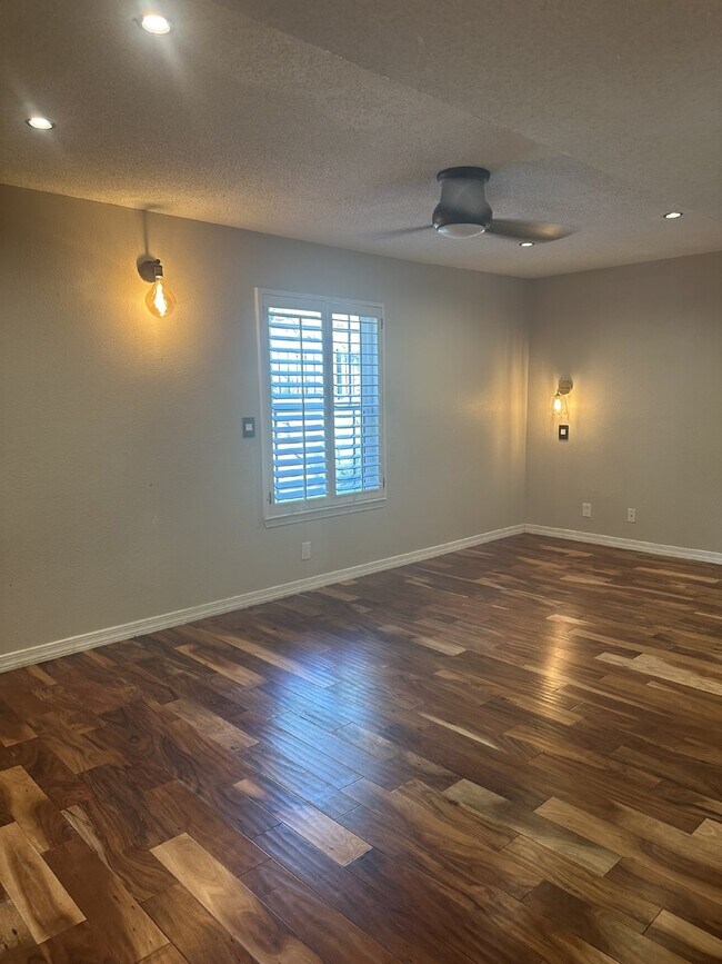 Building Photo - 5615 Burning Tree Dr