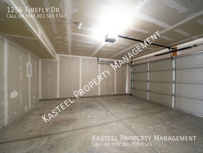 Building Photo - 1254 Firefly Dr