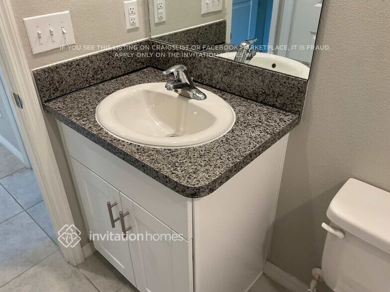 Building Photo - 1589 Blue Rose Dr