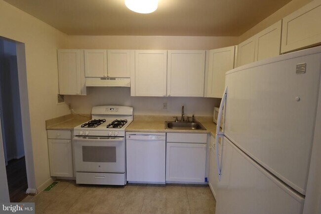 Building Photo - 10850 Green Mountain Cir