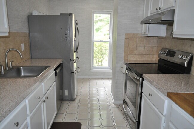 Building Photo - 66 Mallard Dr