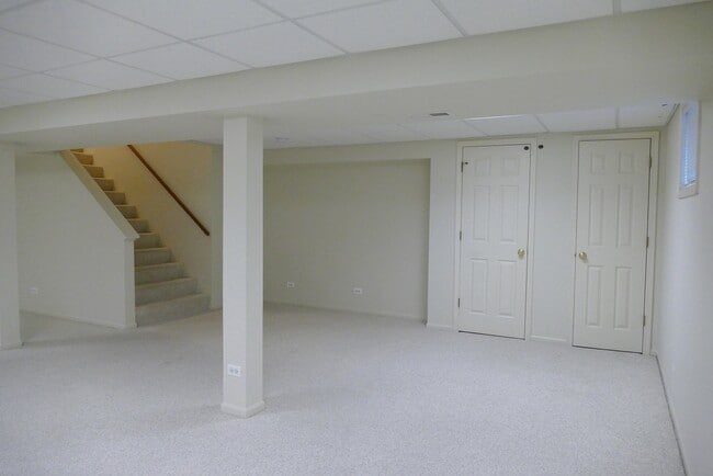 Building Photo - 2052 Spice Cir