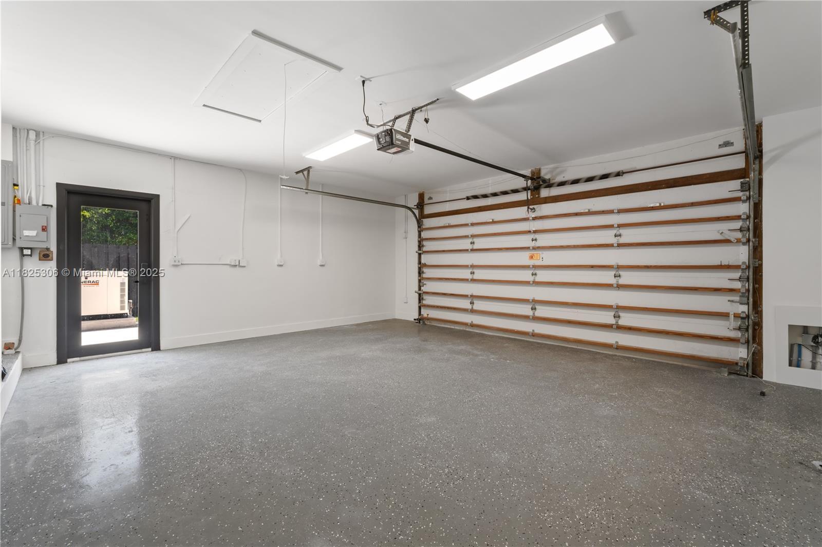 Building Photo - 5020 Hawkhurst Ave