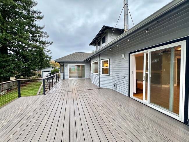 Building Photo - So close to the water you can hear the ferry announcements....oh and the sunrise is spectacular