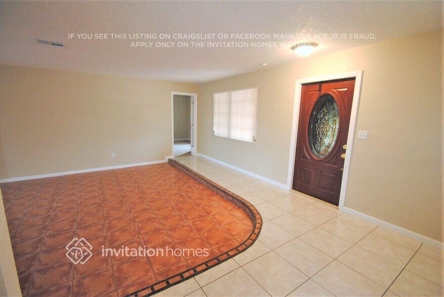 Building Photo - 291 NW 42nd Ave