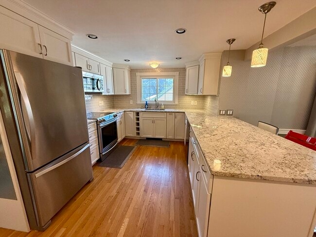 Building Photo - 100 Stimson St