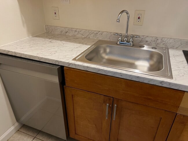 Building Photo - 10134 Kirkglen Dr