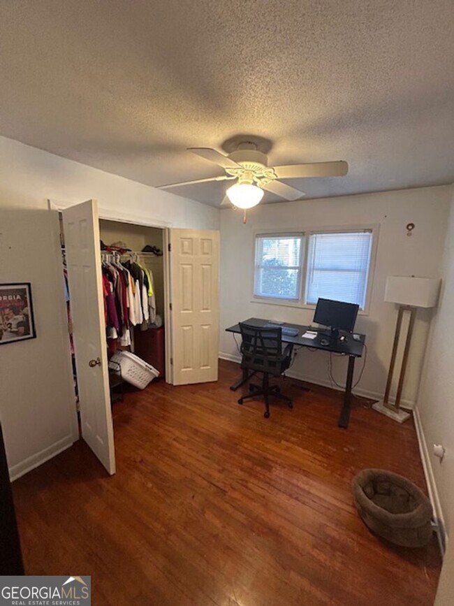 Building Photo - 194 VFW Dr