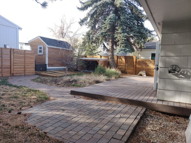 Building Photo - Urban Elegance Meets Ultimate Privacy Near Juniper Park