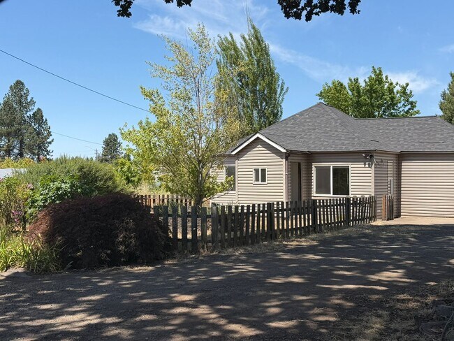 Building Photo - 3 Bedroom house on U&D Nursery Property!