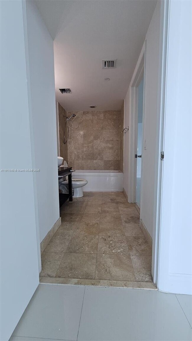 Building Photo - 350 S Miami Ave