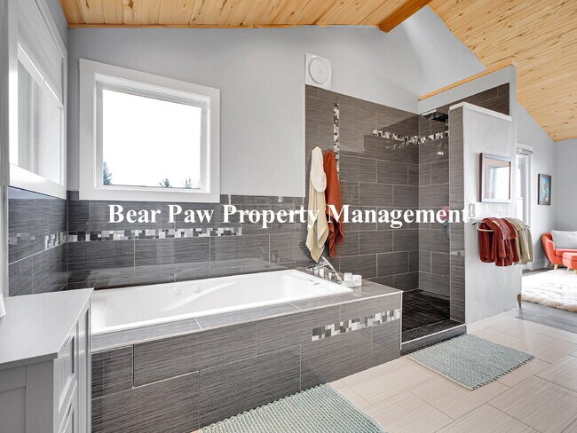 Building Photo - "Spacious 5-Bed Retreat with 3.5 Baths on ...
