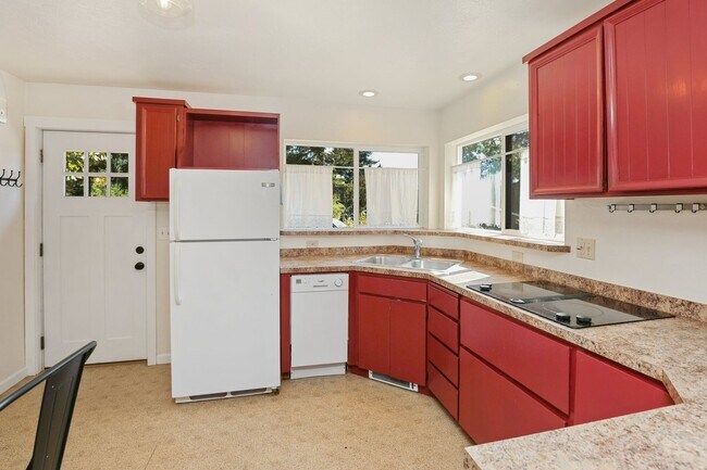 Building Photo - Monroe Four Bedroom on Acreage - Rare Find!