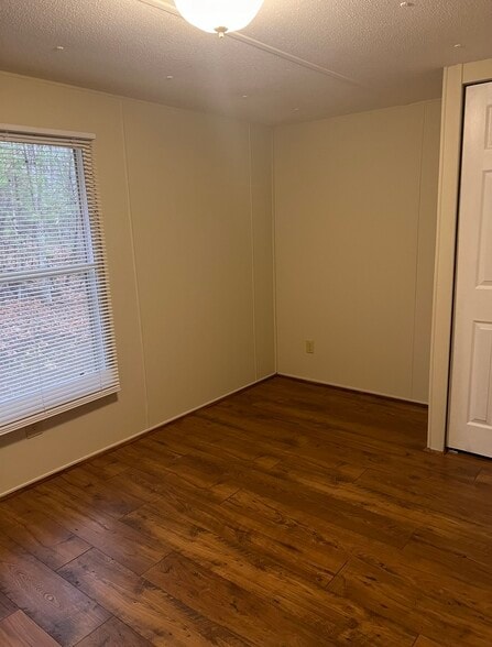 Building Photo - 299 Frank Hodges Dr