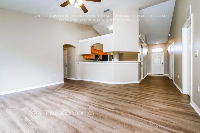 Building Photo - 2544 Parkland Dr