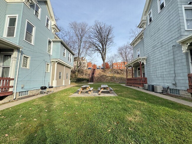 Building Photo - 30 Conklin St