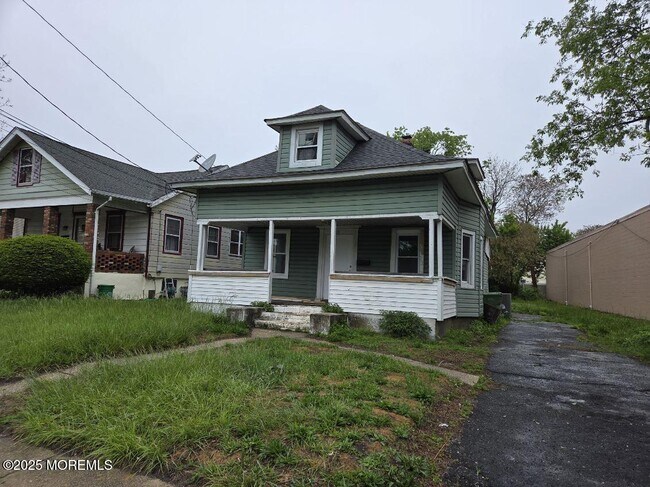 Building Photo - 1115 9th Ave