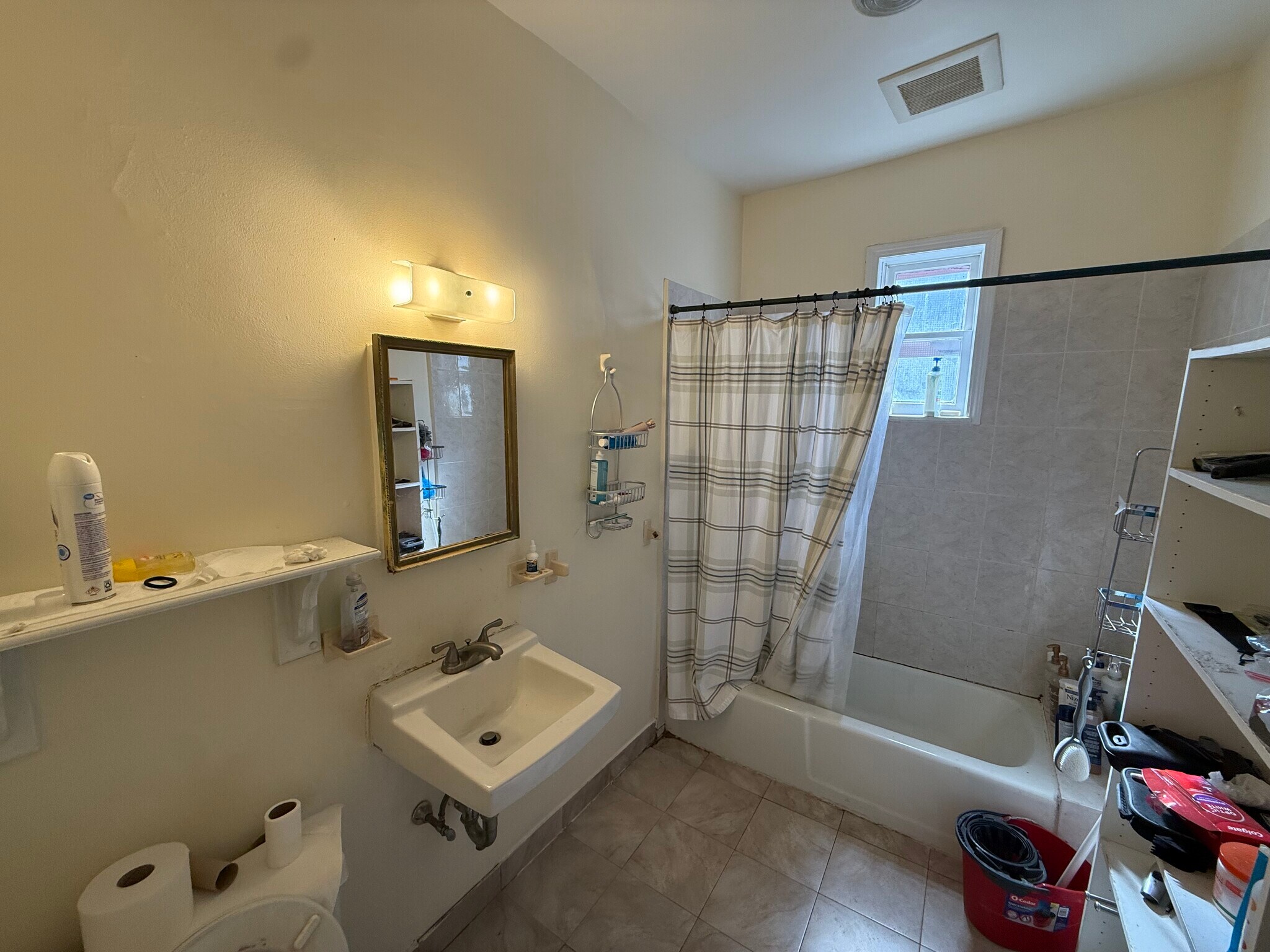 Building Photo - 348 Faneuil St