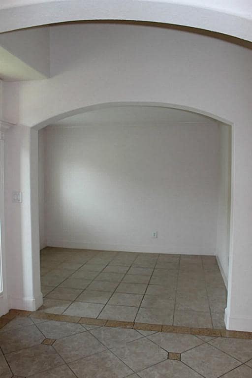 Building Photo - 11110 Sherwood Garden Dr